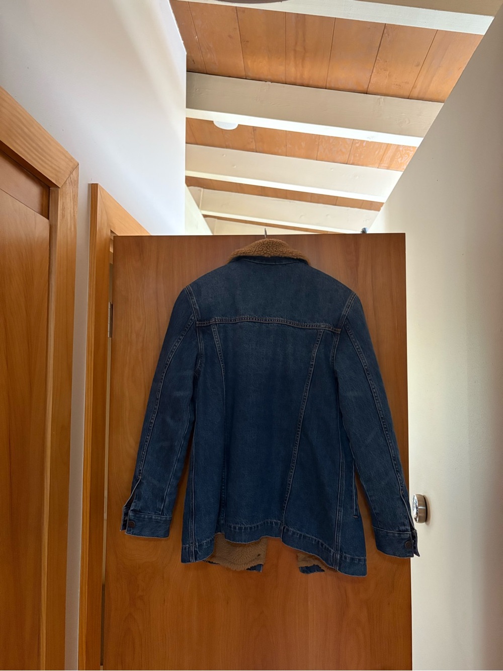 Veronica Beard Donna Sherpa Denim Jacket with Tan Collar - Picture 3 of 3
